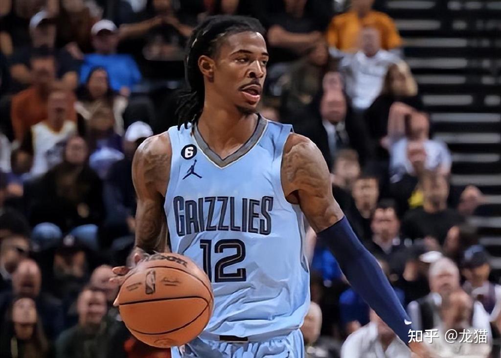 波特兰开拓者迎NBA季后赛关键赛；集结日复出首秀；管理层满意；年轻球员得到机会的简单介绍